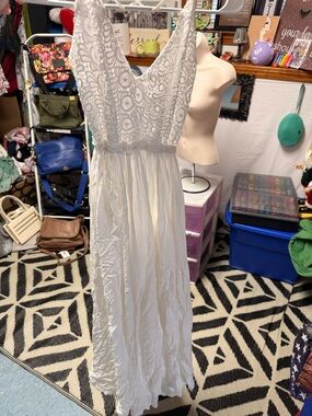 Forever 21 | Dresses | Floral Embroidered Maxi Dress | Poshmark